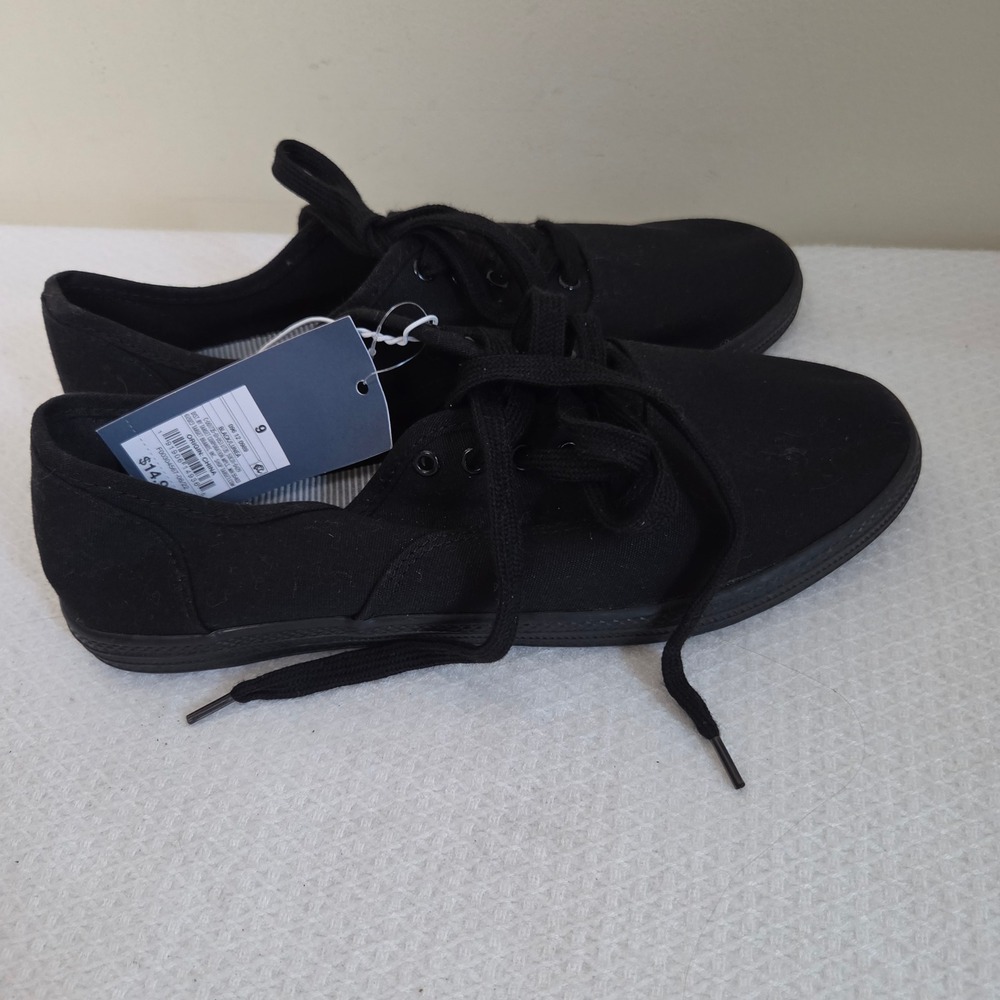 Universal Thread Womens Lunea Black Canvas Lace Up Sneakers Size 9 NEW